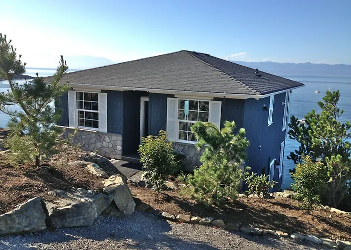 Sookepoint Ocean Cottage Resort